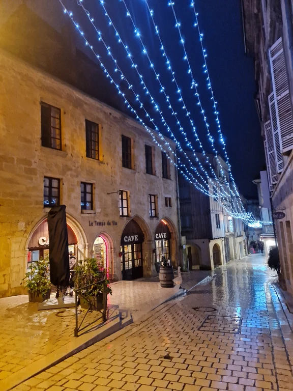 PHOTO CAVE NUIT vin_bouteille_cave_le_temps_du_vin_prestige_grands_vins_spiriteux_rares